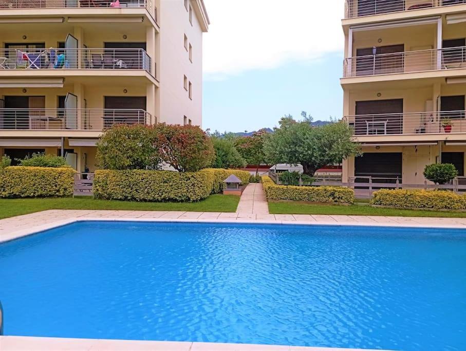 Apartamento En Primera Linea De Mar Rosas Exterior foto