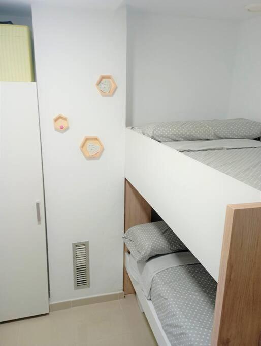 Apartamento En Primera Linea De Mar Rosas Exterior foto